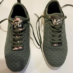 APL Women’s TechLoom Pro